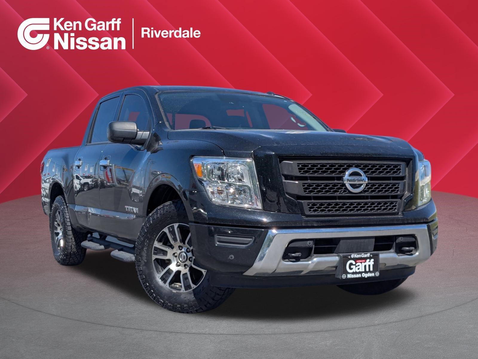 2021 Nissan Titan SV 4X4 Crew Cab's photo