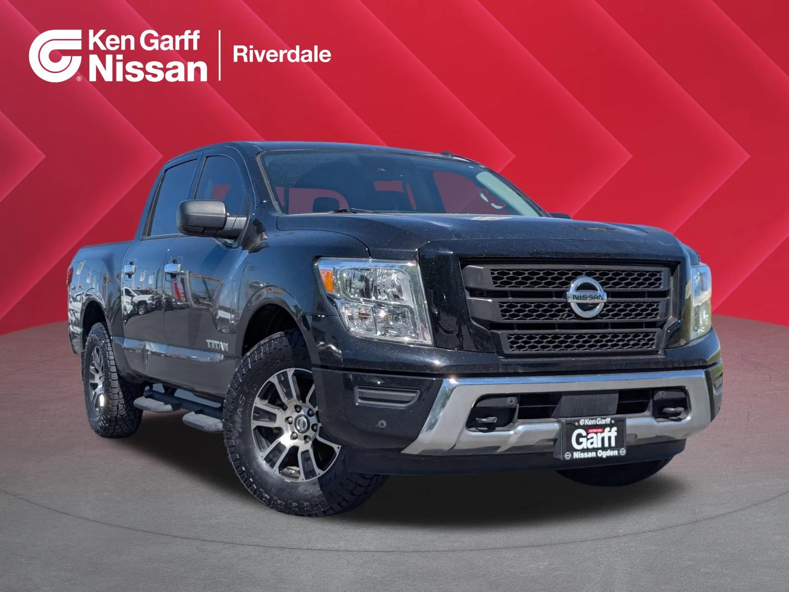 2021 Nissan Titan SV 4X4 Crew Cab's photo