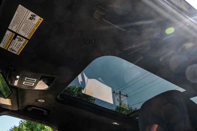 2025 Land Rover Defender 4