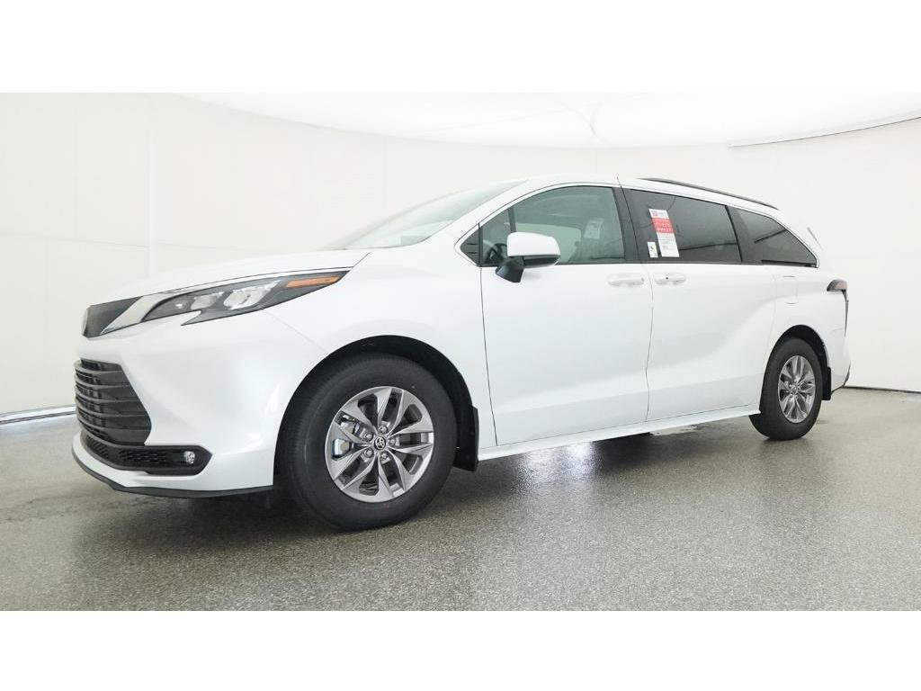 New 2026 Wind Chill Pearl Toyota XLE image 17