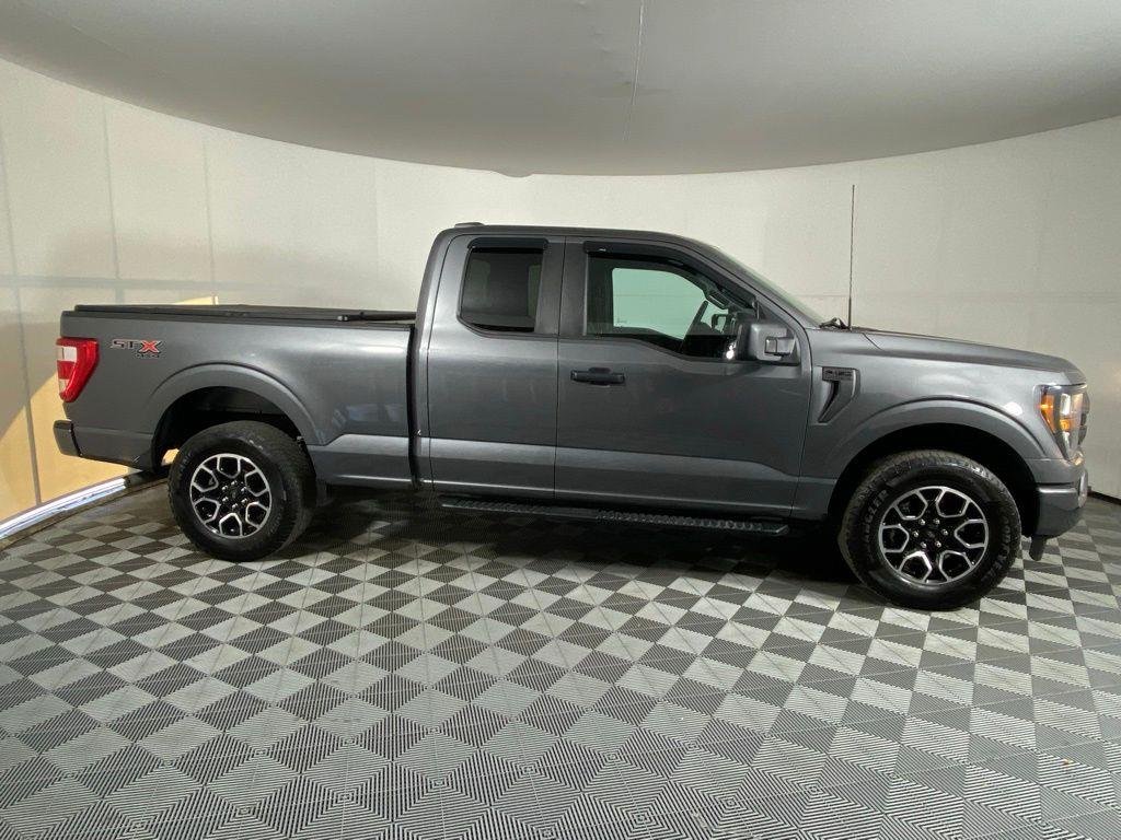 Used 2023 Gray Metallic Ford XL image 3