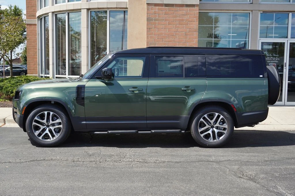 New 2026 Woolstone Green Land Rover S image 2