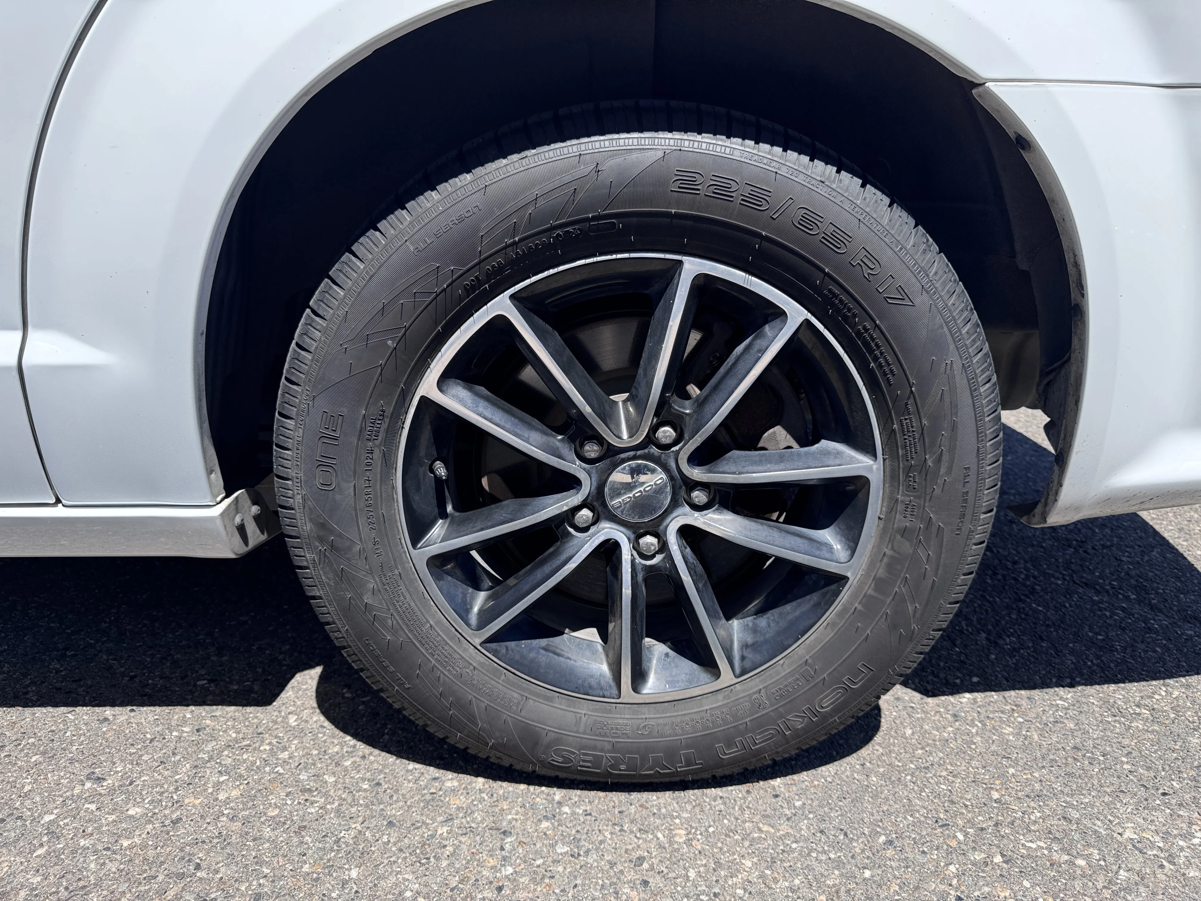 Used 2016 Bright White Clearcoat Dodge SXT Plus image 61