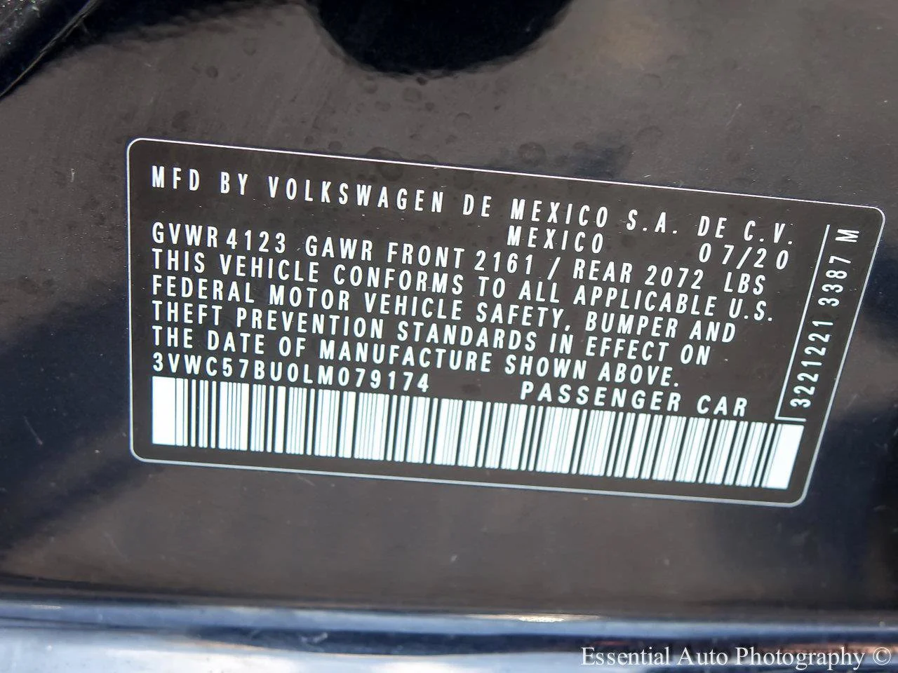 Used 2020 Deep Black Pearl Volkswagen R-Line image 24