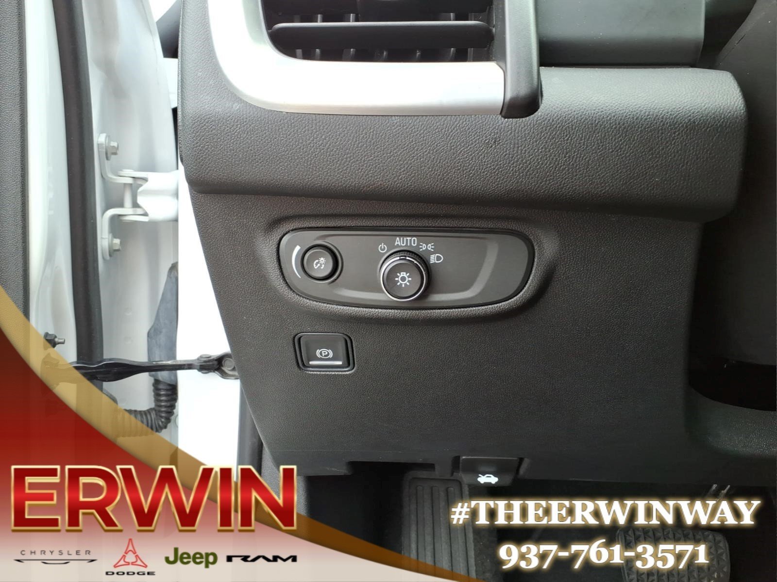 Used 2023 Summit White GMC SLE image 15