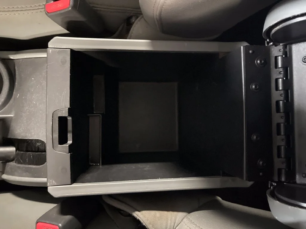 Used 2008 Black Jeep X image 24