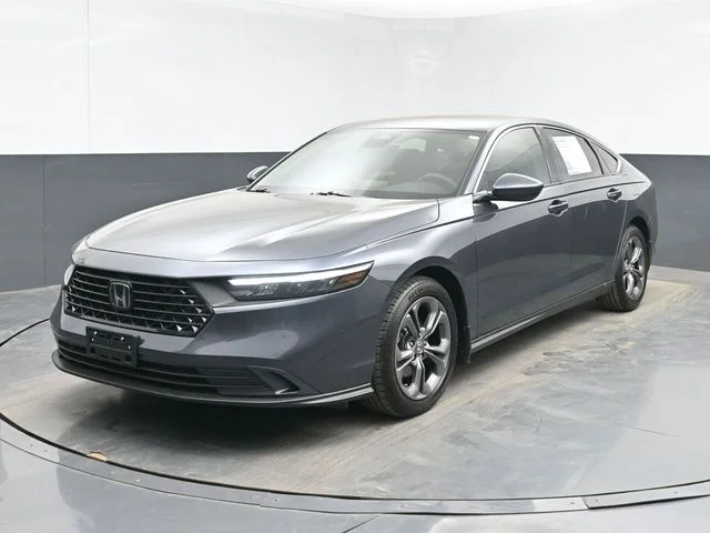 Used 2023 Meteorite Gray Metallic Honda EX image 5