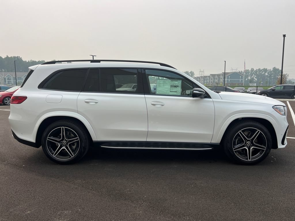 New 2026 MANUFAKTUR Moonlight White Metallic Mercedes-Benz GLS 450 image 48