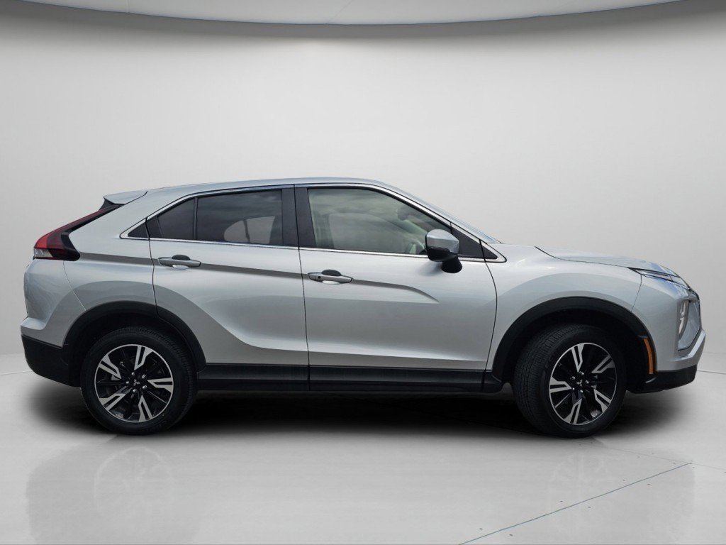 Used 2025 Alloy Silver Metallic Mitsubishi SE image 25