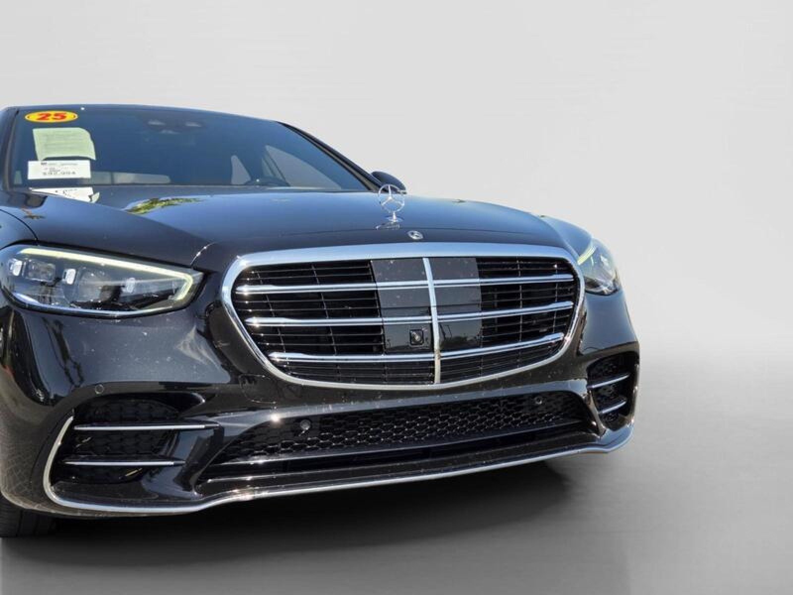 Certified Used 2025 Obsidian Black Metallic Mercedes-Benz S 500 image 9