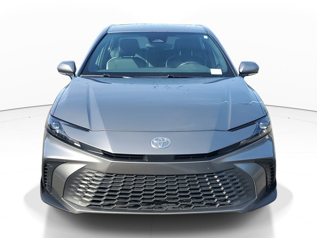 Used 2025  Toyota SE image 2