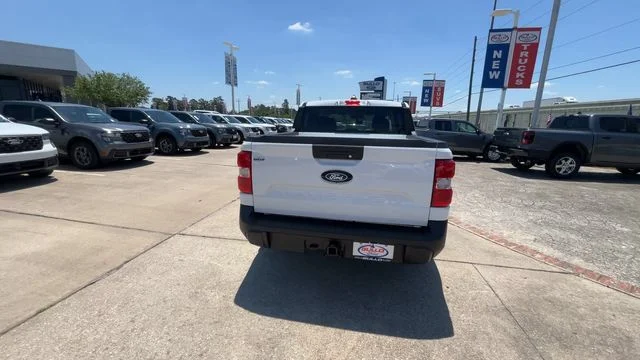 New 2026 Oxford White Ford XLT image 8