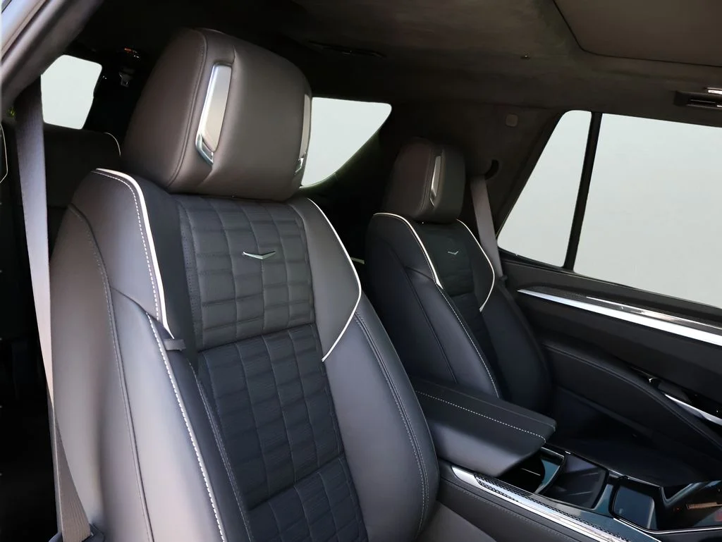 Used 2025 Black Raven Cadillac V-Series image 14