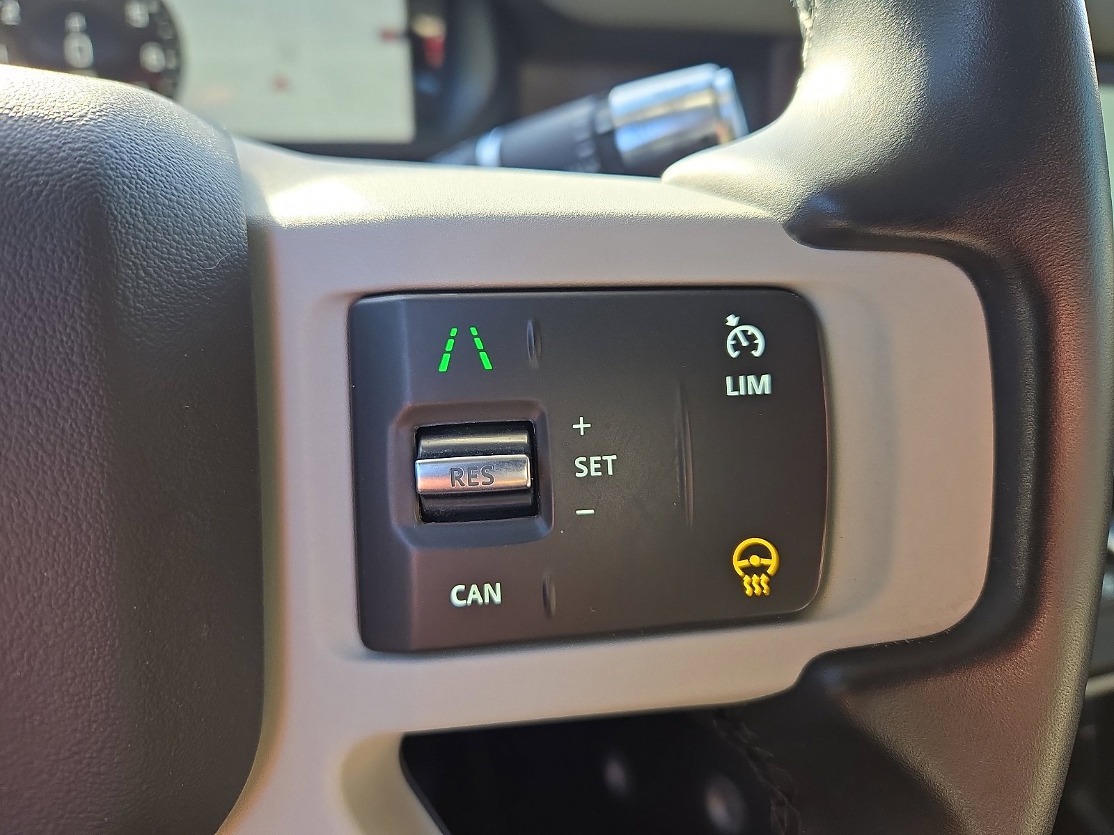 Used 2020 Santorini Black Metallic   1Ag Land Rover SE image 38