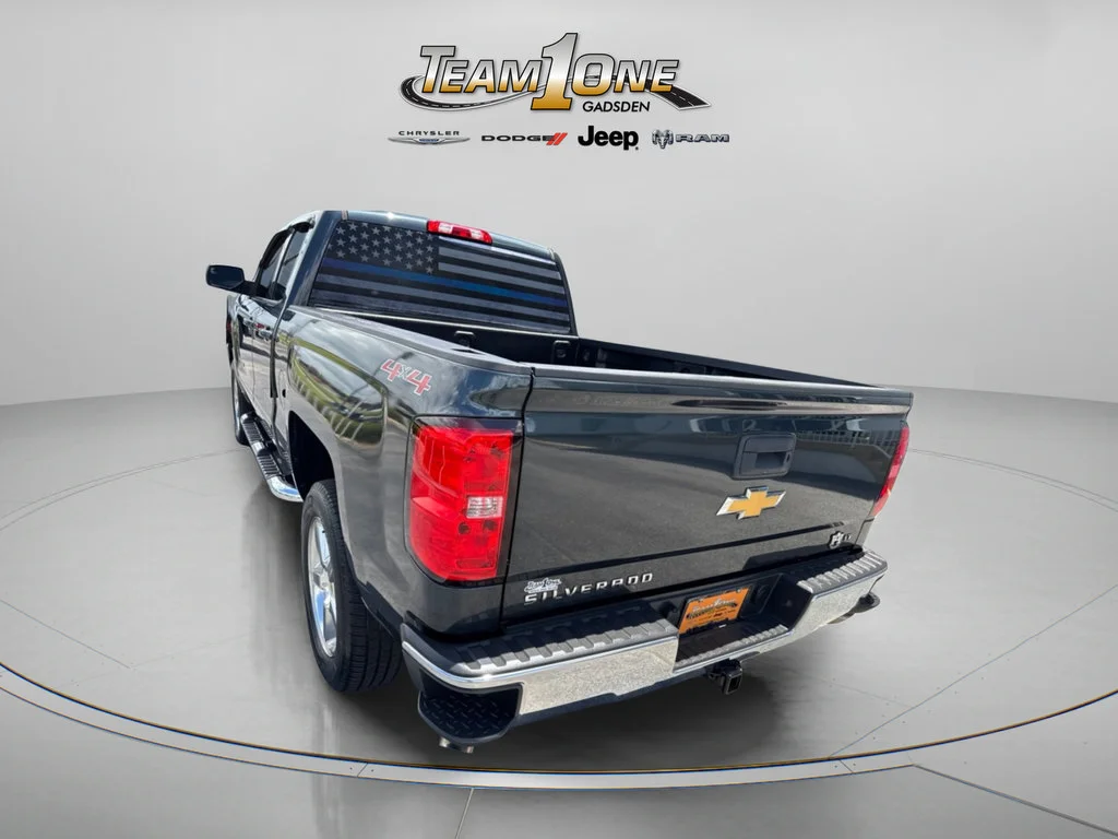 Used 2017 Graphite Metallic Chevrolet LT image 7