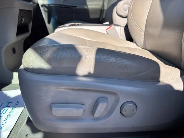 Used 2015 Black Toyota XLE image 12
