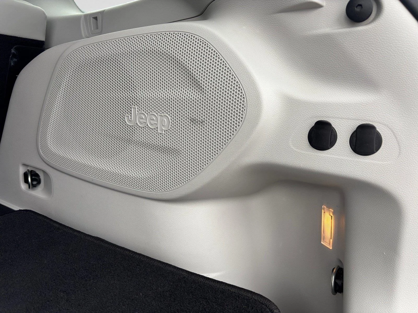 Used 2019 Sting-Gray Clearcoat Jeep Limited image 39