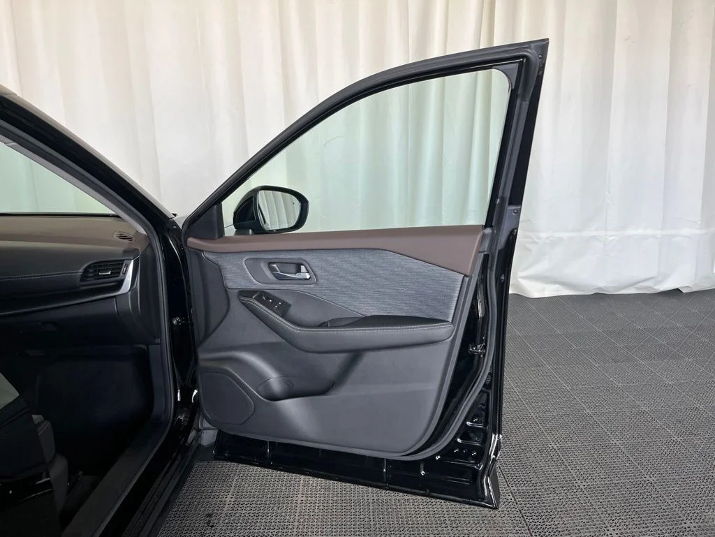 Used 2023 Black Nissan SV image 15