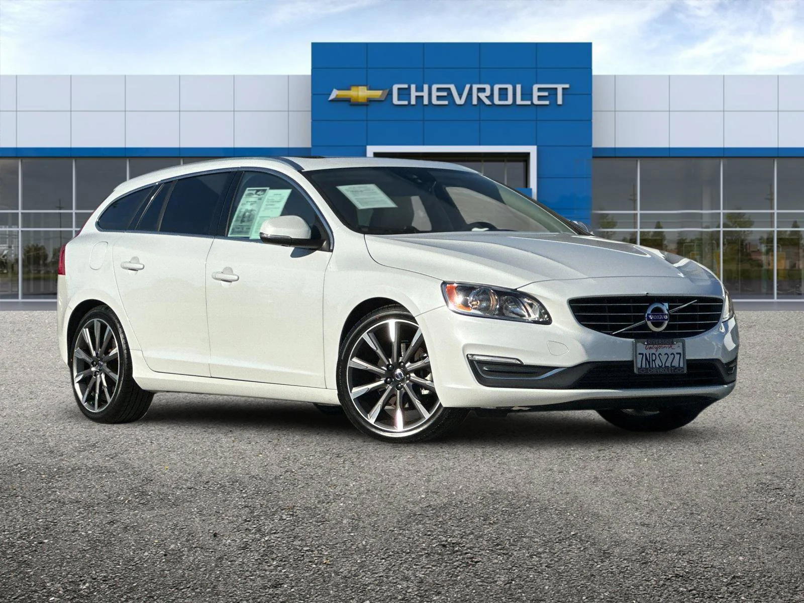 Used 2015 Volvo V60 Premier with VIN YV140MEK5F1264993 for sale in Riverside, CA