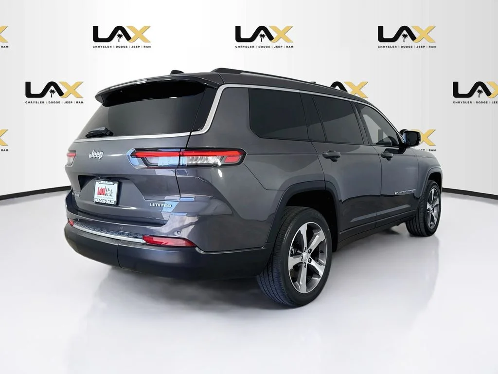Used 2023 Gray Jeep Limited image 7