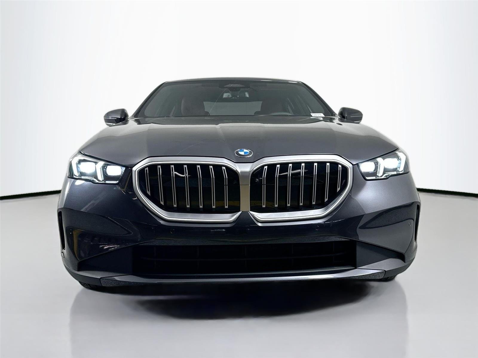 Used 2026 Dark Graphite Metallic BMW 530i xDrive image 2