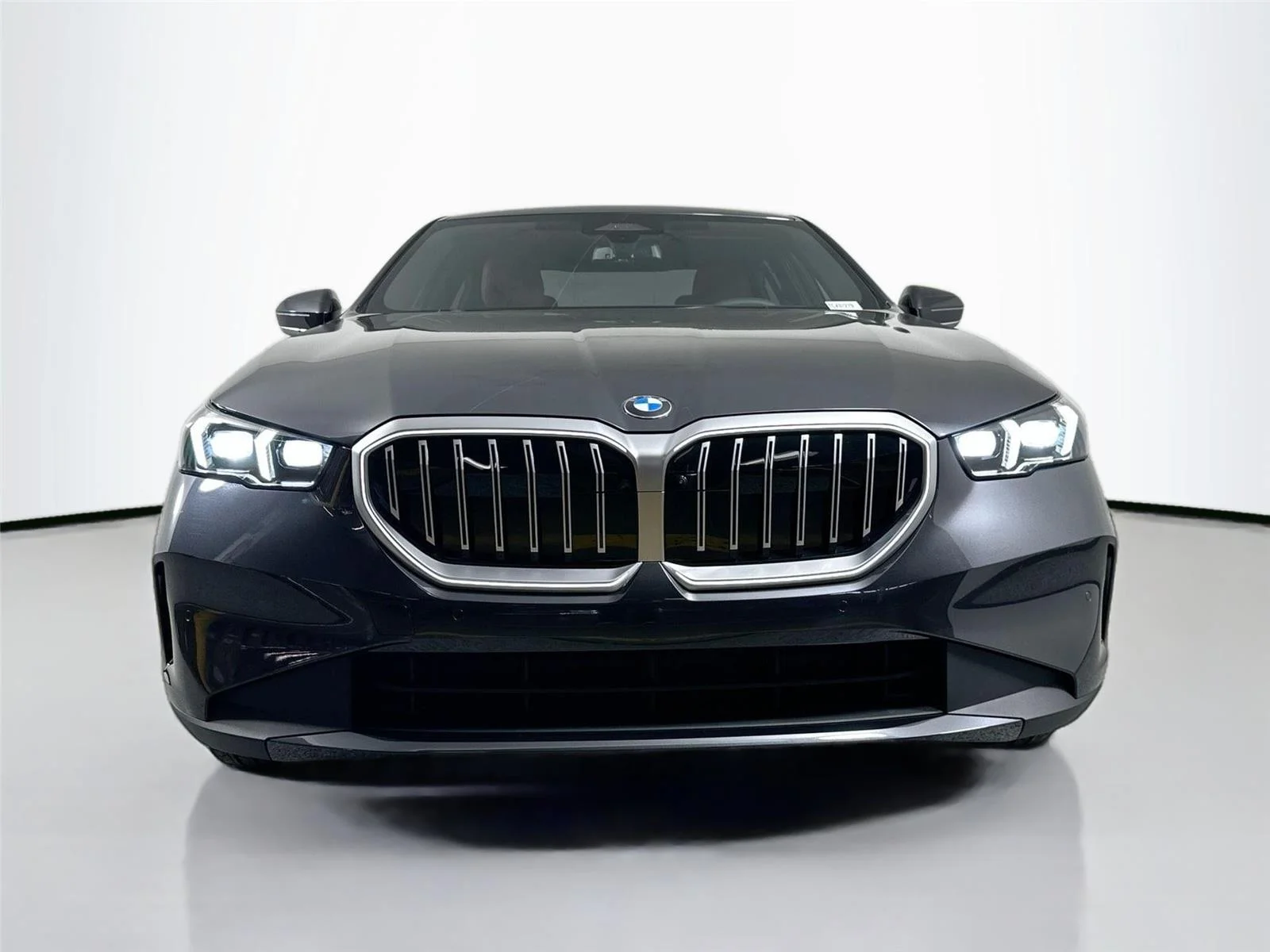 Used 2026 Dark Graphite Metallic BMW 530i xDrive image 2