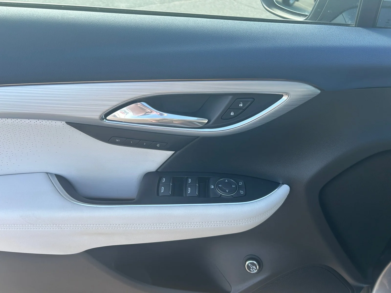 New 2026 Moonstone Grey Metallic Buick Avenir AWD image 17