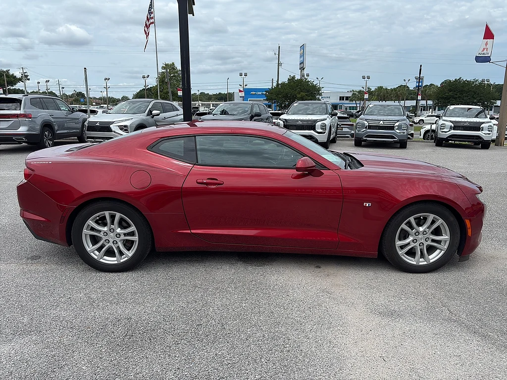 Used 2023 Radiant Red Tintcoat Chevrolet  image 4