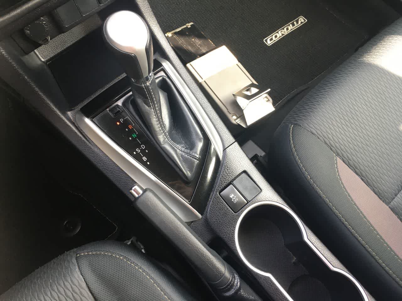 Used 2018 Super White Toyota LE image 19