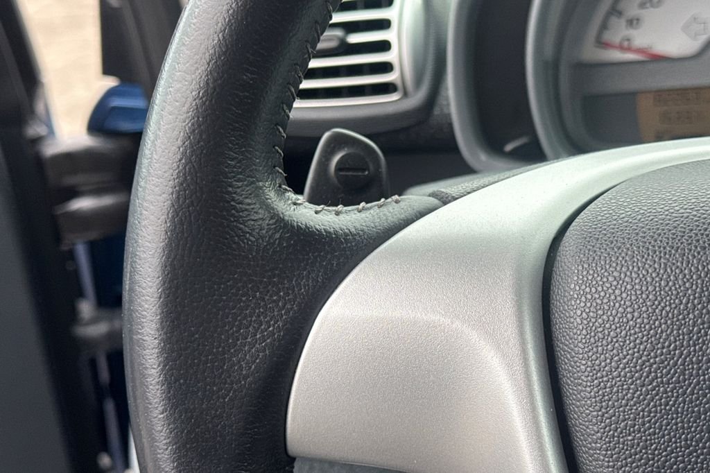 Used 2009 Blue smart Passion image 25