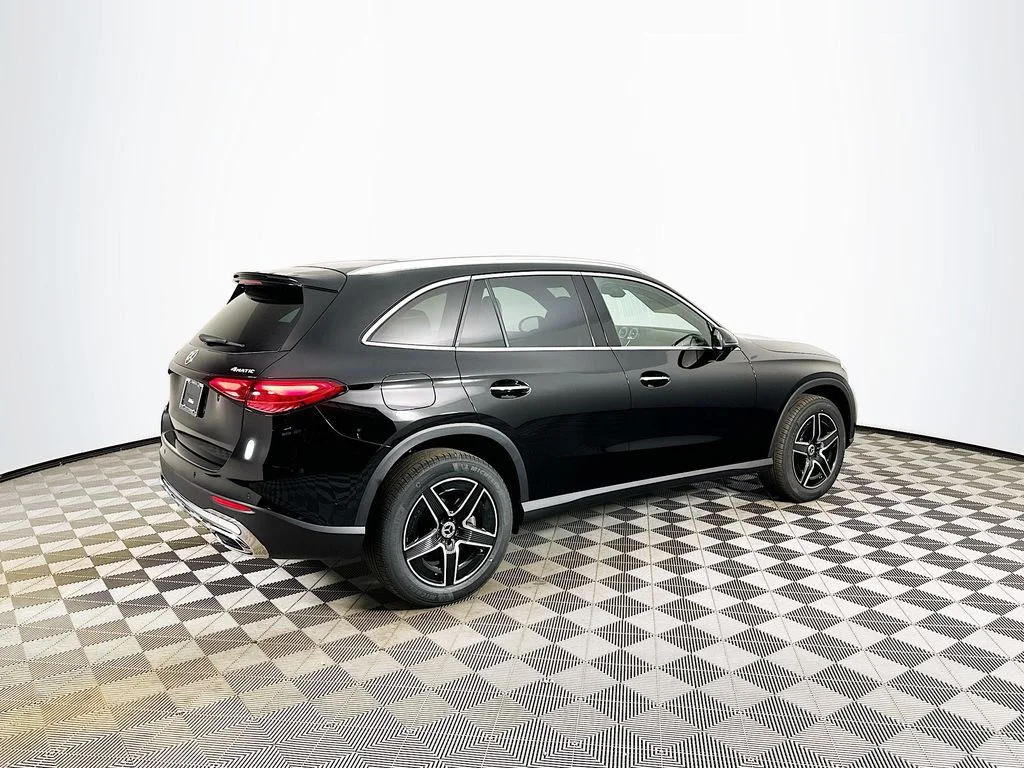 Used 2026 Black Mercedes-Benz GLC 300 image 6