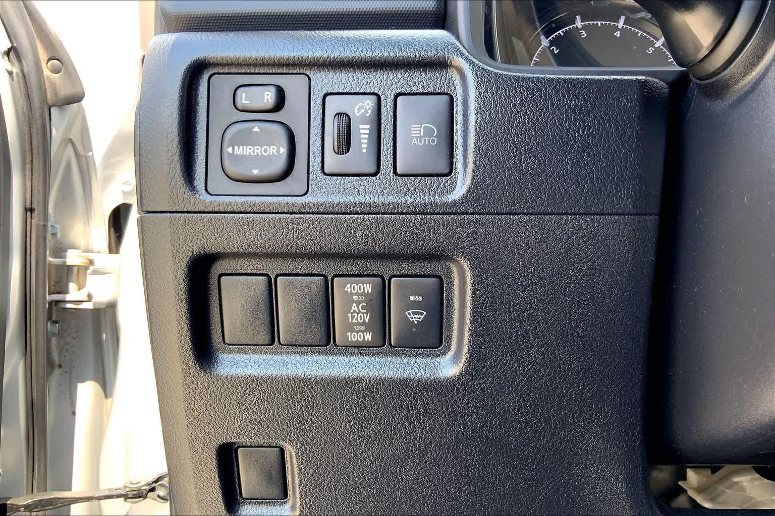 Used 2024 Classic Silver Metallic Toyota SR5 image 33