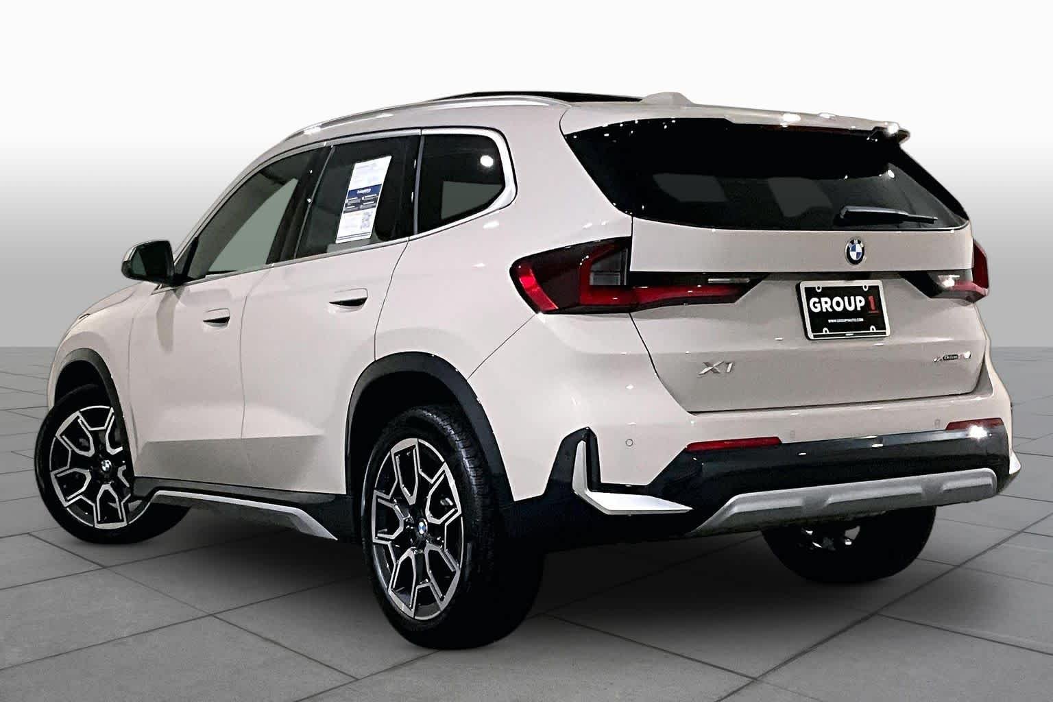 Used 2026 Dune Grey Metallic BMW xDrive28i image 11
