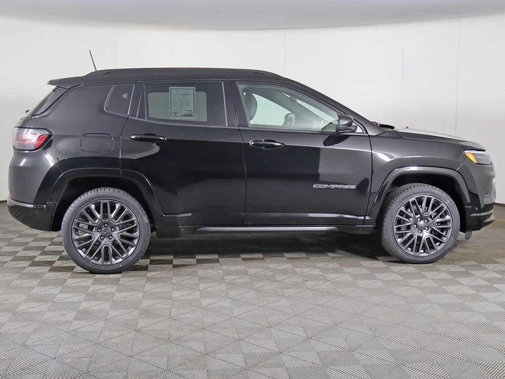 Used 2023 Black Jeep High Altitude image 19
