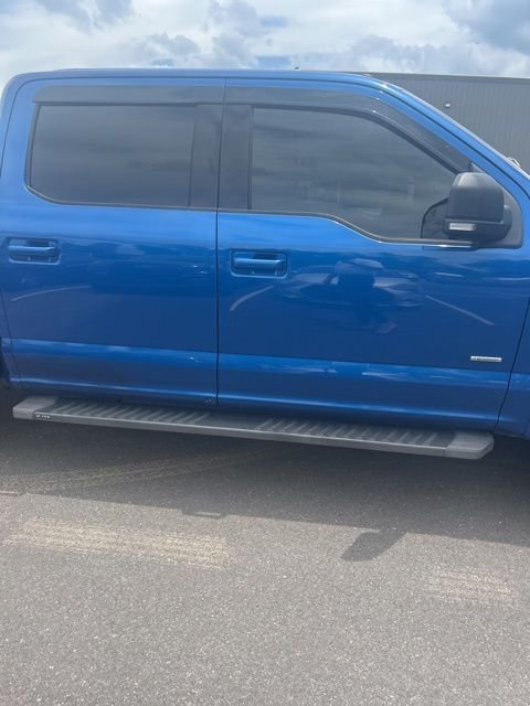 Used 2017 Lightning Blue Ford XLT image 6
