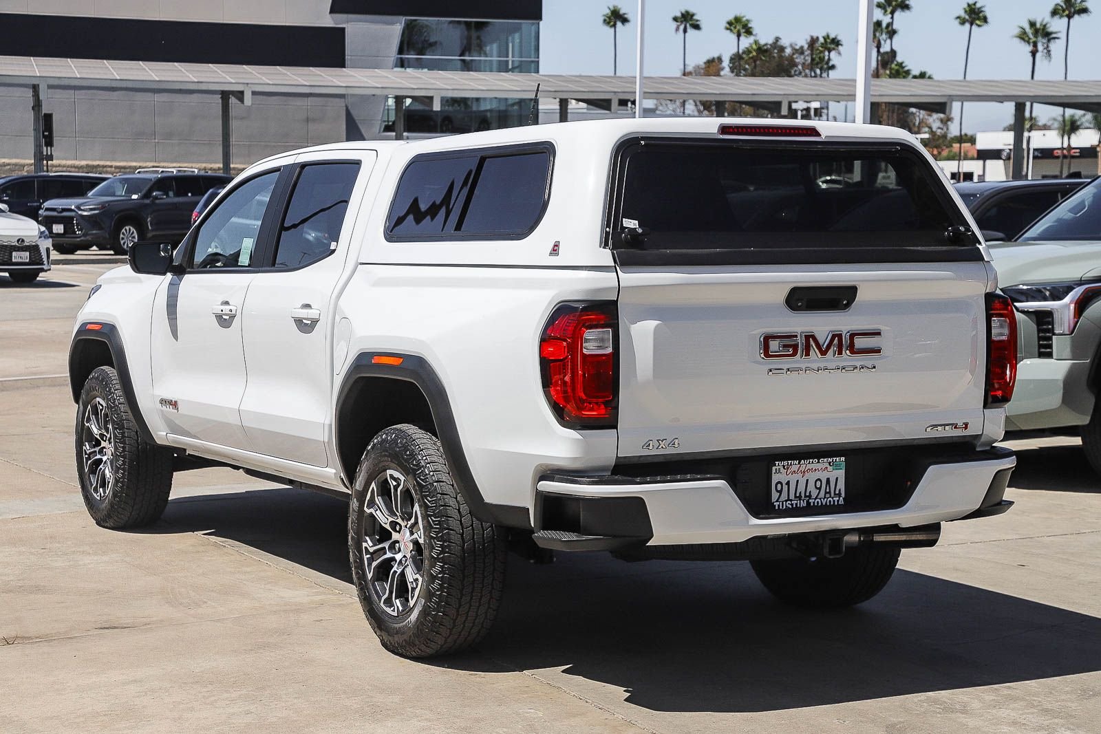 Used 2024 White GMC AT4 image 9