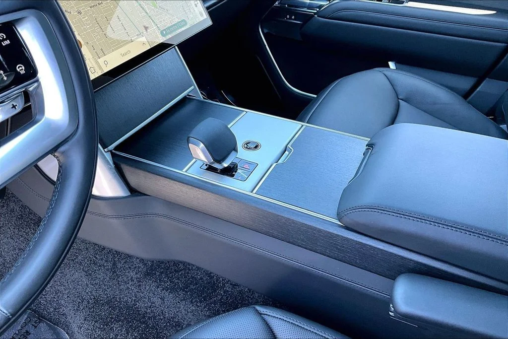 2026 Land Rover Range Rover SE - Photo 16