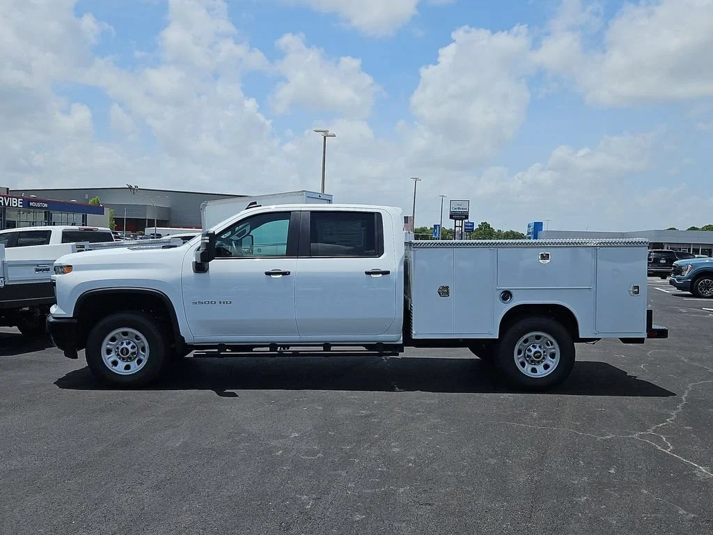 New 2026 Summit White Chevrolet WT image 2
