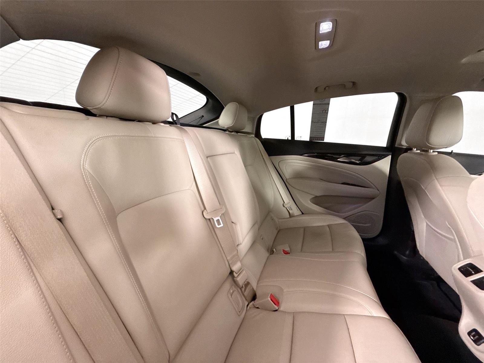 Used 2018 White Frost Tricoat Buick Essence image 42