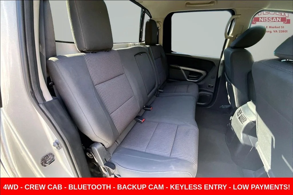 Used 2015 Silver Nissan SV image 25