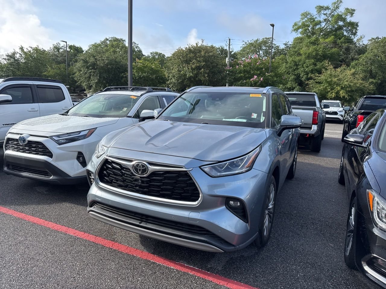 2022 Toyota Highlander Platinum 4x2 V6's photo