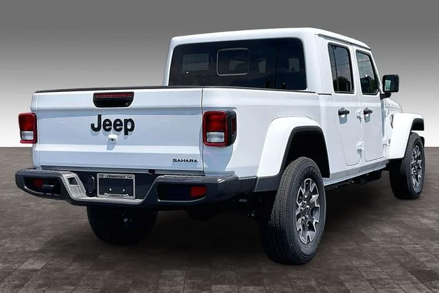 New 2026 Bright White Clear-Coat Exterior Paint Jeep Sahara image 15