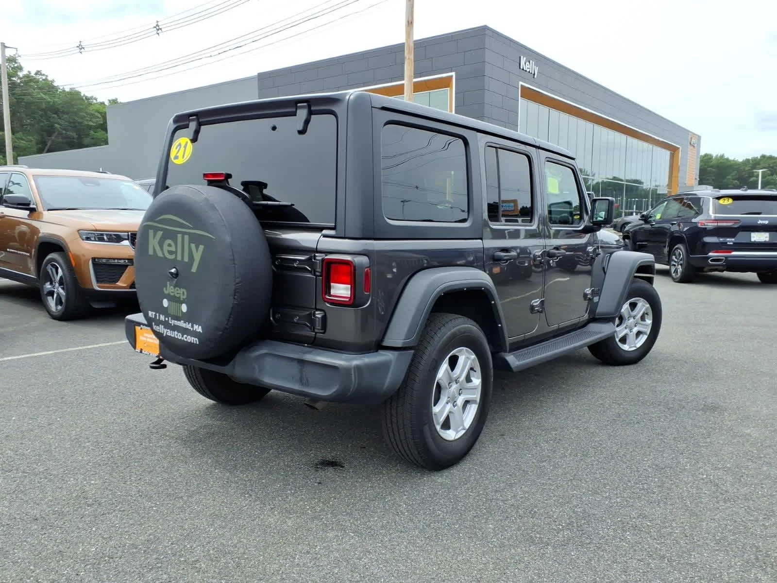 Certified Used 2021 Granite Crystal Metallic Clearcoat Jeep Unlimited Sport S image 7