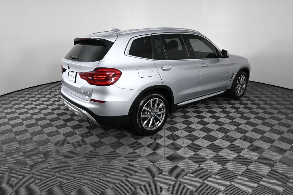 Used 2019 Silver BMW sDrive30i image 25