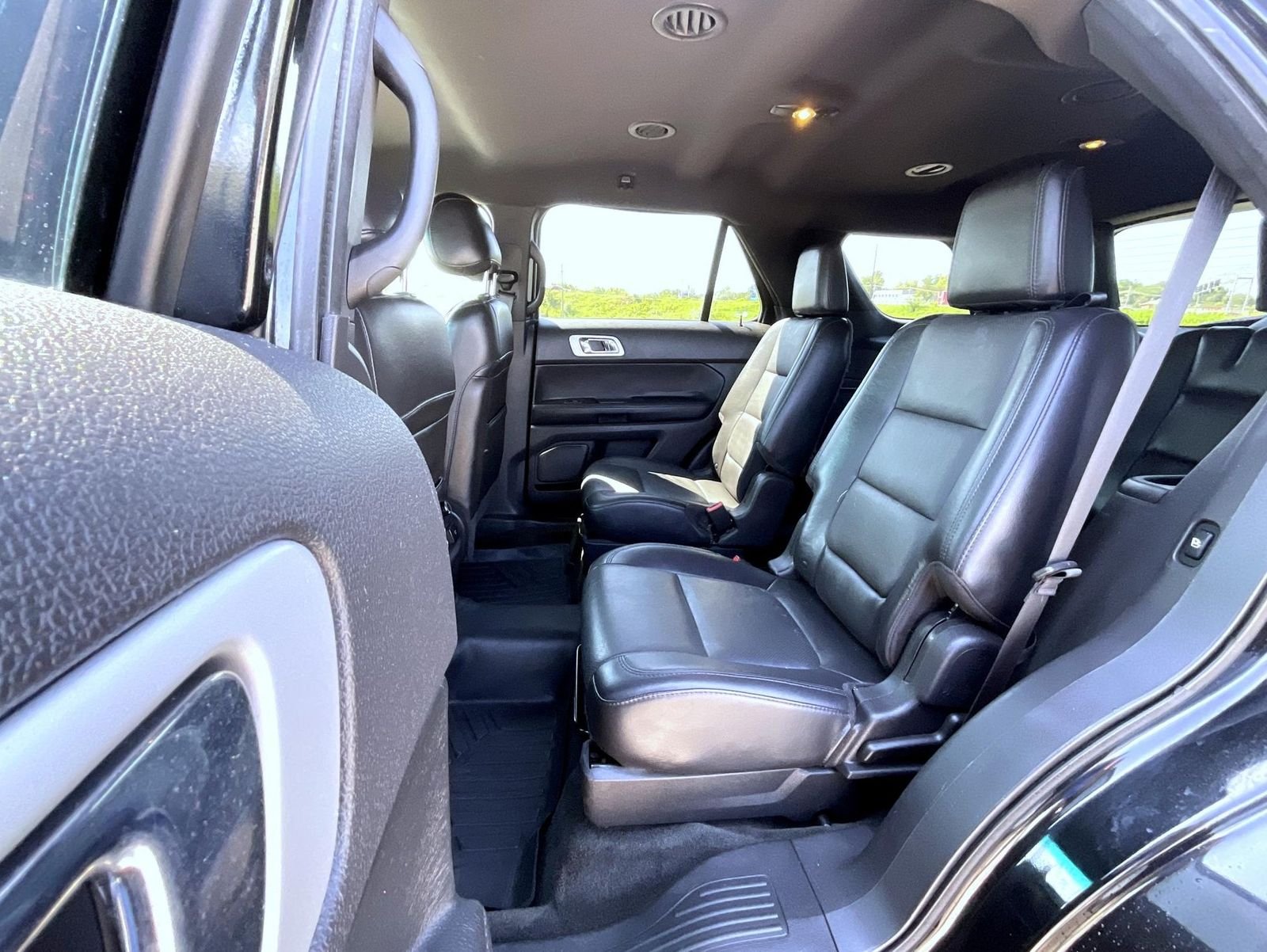 Used 2015 Black Ford Limited image 19