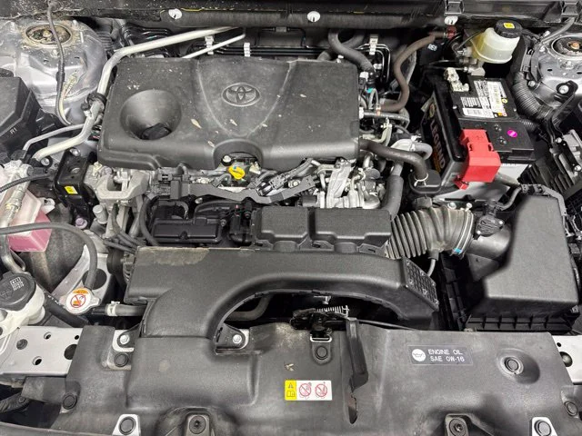 Certified Used 2019 Silver Sky Metallic Toyota XLE Premium image 9