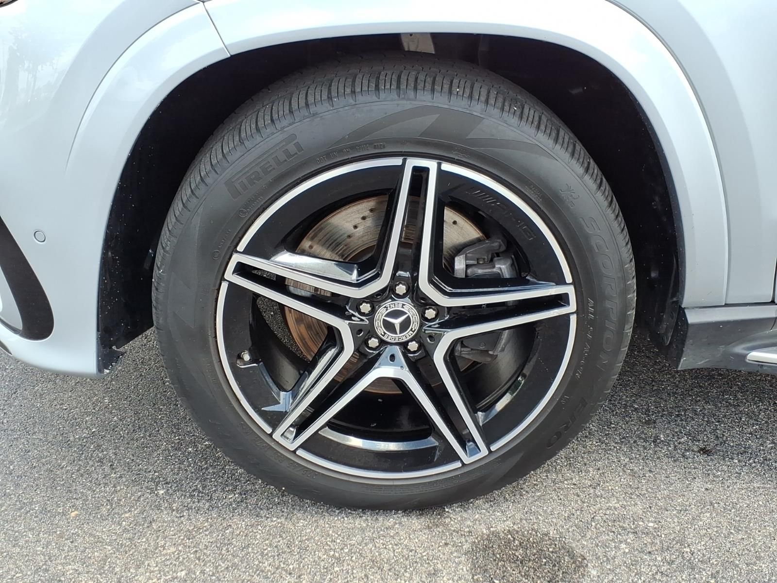 Certified Used 2024  Mercedes-Benz GLS 450 image 10