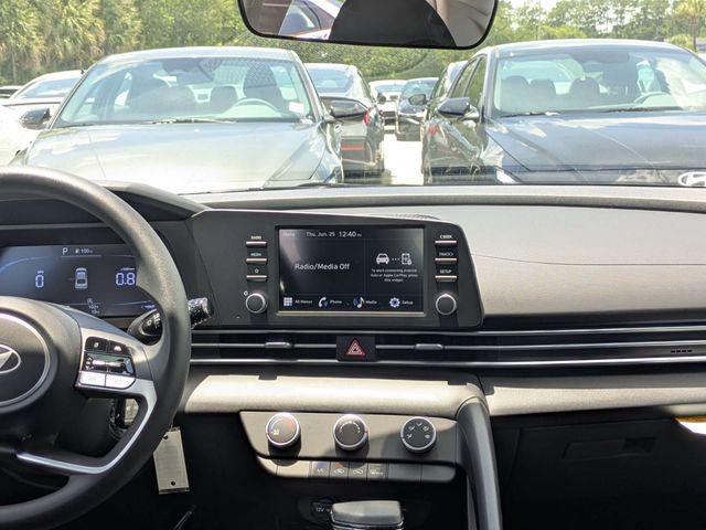 New 2026 White Hyundai SE image 17