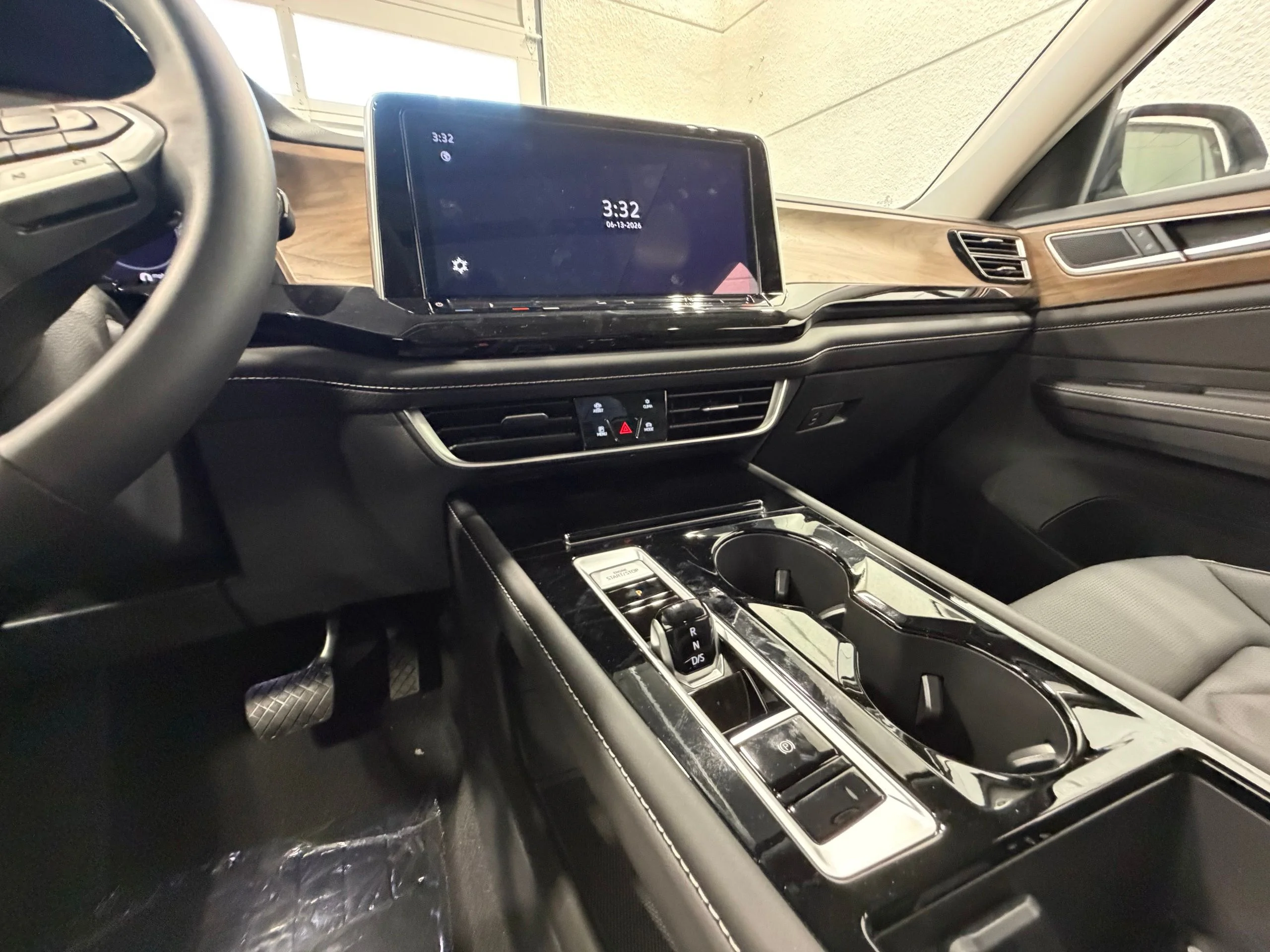 2026 Volkswagen Atlas SE w/Tech - Photo 44