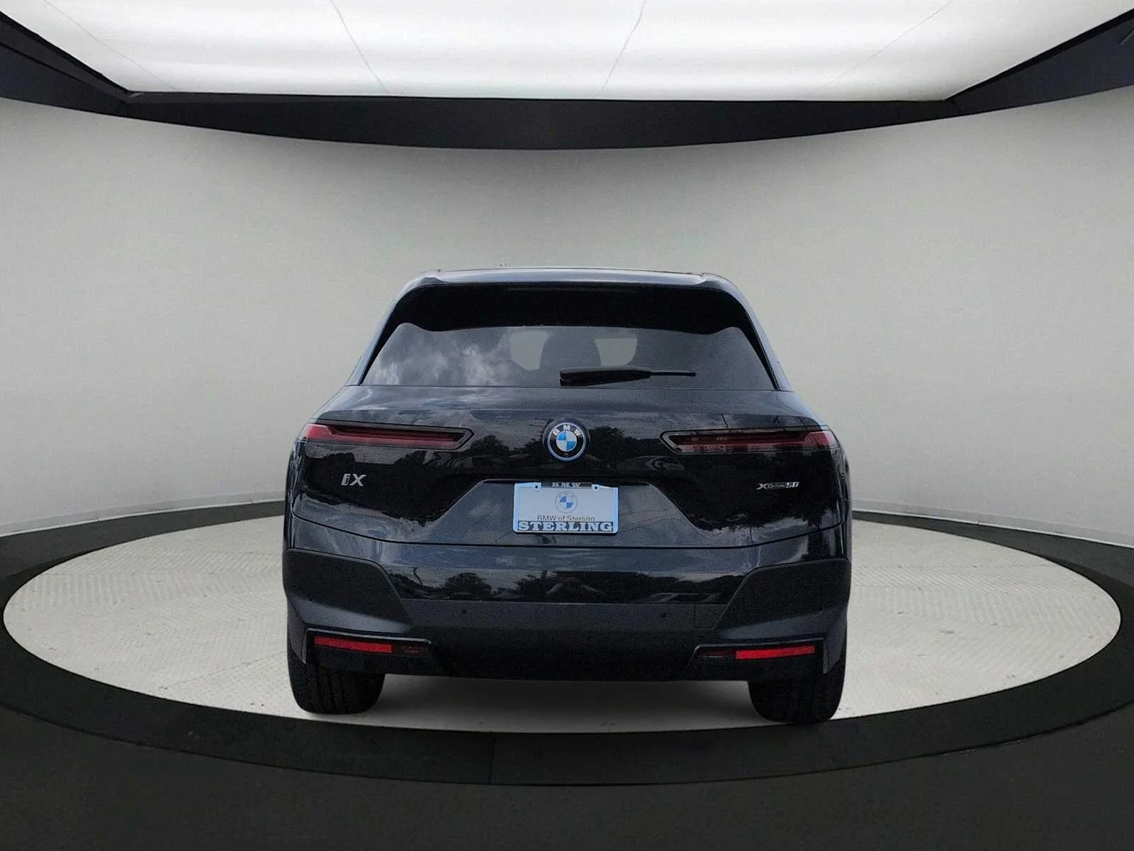 Certified Used 2024 Black Sapphire Metallic BMW xDrive50 image 7